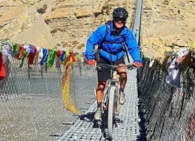 Andre Schmid Cycling on the  tour with redspokes